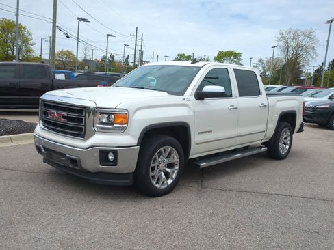 Used 2015 GMC Sierra 1500 SLT w/ SLT Crew Cab Value Package AWD/4WD image 4