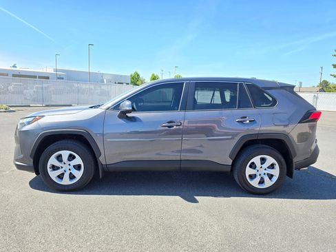 Used 2025 Toyota RAV4 LE AWD/4WD image 34