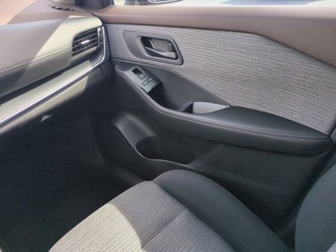 Certified 2021 Nissan Rogue S FWD image 18
