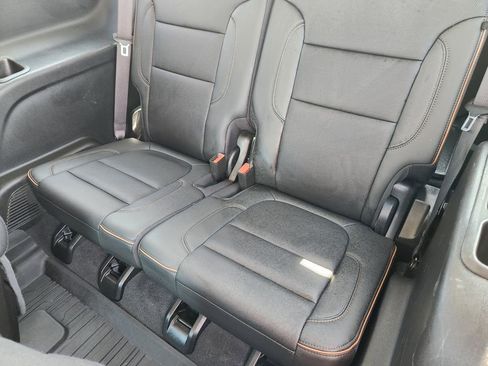 Used 2023 GMC Acadia AT4 w/ Technology Package image 30