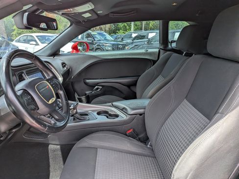 Used 2019 Dodge Challenger SXT RWD image 18