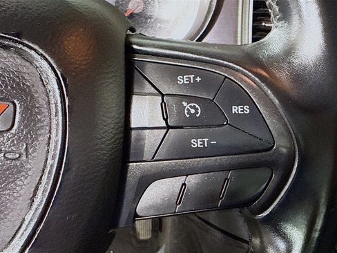 Used 2016 Dodge Charger SE w/ Popular Equipment Group image 15