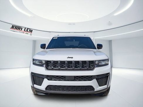 New 2026 Jeep Grand Cherokee 4WD image 8