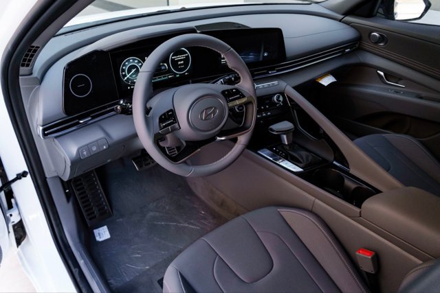 New 2025 Hyundai Elantra SEL FWD image 33