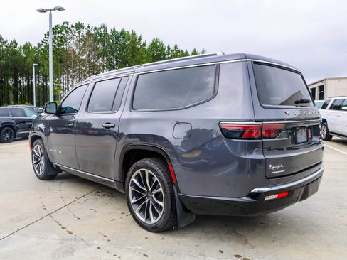 Used 2023 Jeep Wagoneer L Series III w/ Premium Group I AWD/4WD image 5