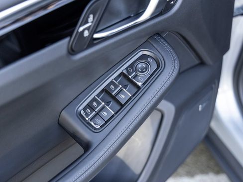 Certified 2026 Porsche Macan AWD/4WD image 26