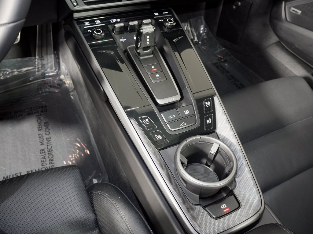 Certified 2025 Porsche 911 Carrera RWD image 36