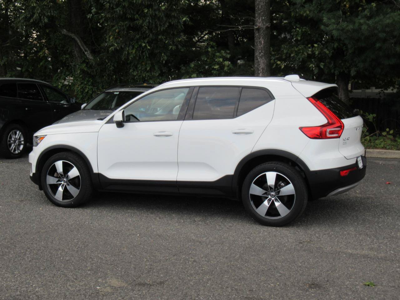 Used 2019 Volvo XC40 T5 Momentum AWD/4WD image 3