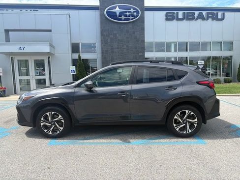 Used 2024 Subaru Crosstrek 2.0i Premium AWD/4WD image 2
