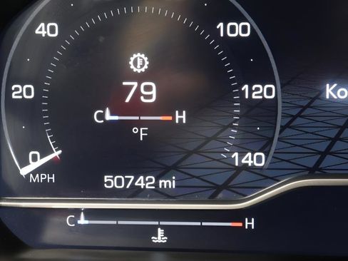 Used 2024 GMC Sierra 2500 SLE w/ SLE Value Package image 12