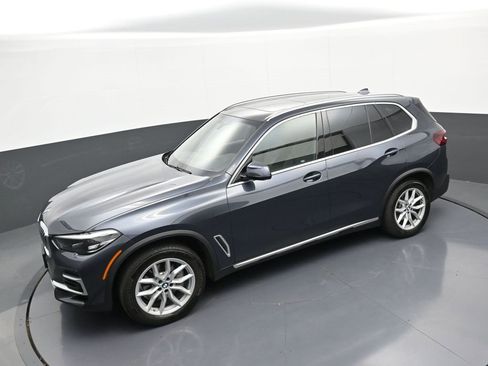 Used 2022 BMW X5 xDrive40i w/ Parking Assistance Package image 32