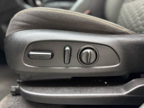 Used 2020 Chevrolet Equinox LT image 10