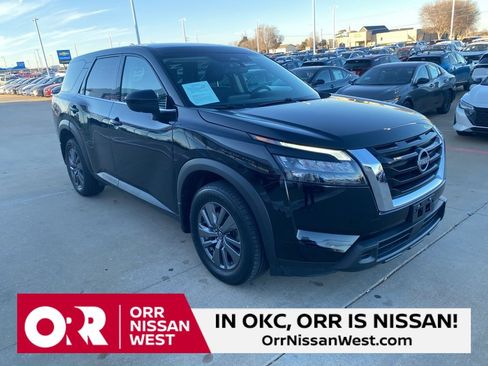 Used 2024 Nissan Pathfinder S image 7