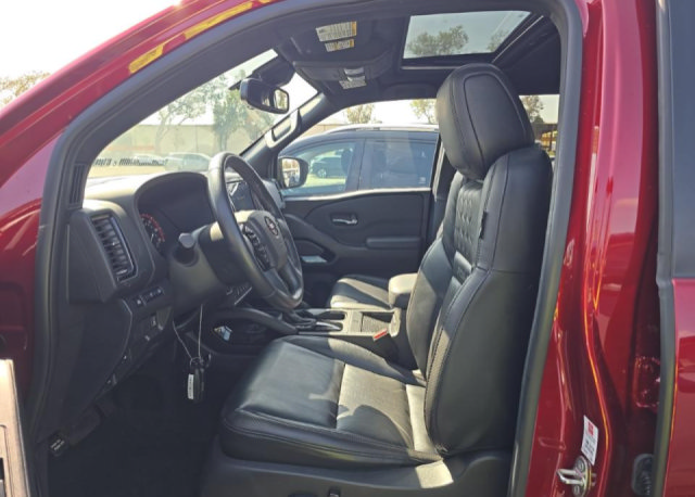 Used 2022 Nissan Frontier PRO-4X w/ Pro-4X Premium Package AWD/4WD image 7