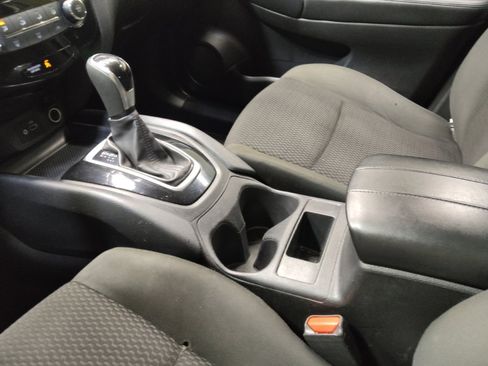 Used 2021 Nissan Rogue Sport S image 26