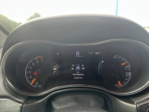 Used 2021 Jeep Grand Cherokee High Altitude AWD/4WD image 24