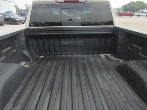 New 2026 GMC Sierra 1500 AT4 w/ AT4 Premium Package AWD/4WD image 9