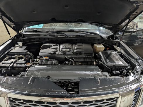 Used 2020 Nissan Armada Platinum image 4