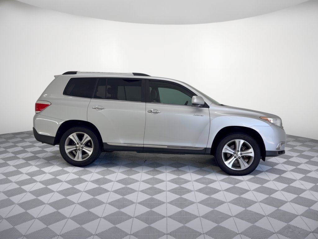 Used 2011 Toyota Highlander Limited w/ Tow Pkg FWD image 8