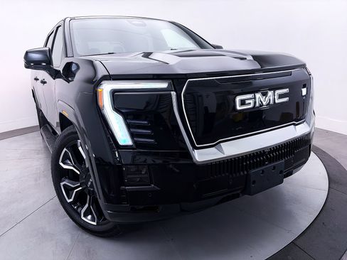 Used 2025 GMC Sierra EV Denali AWD/4WD image 3