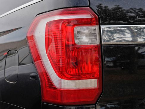 Used 2019 Ford Expedition Max XLT AWD/4WD image 12
