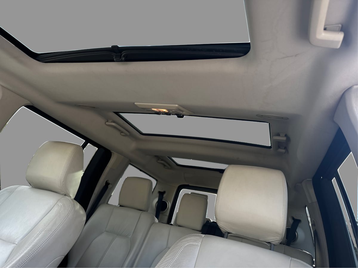 Used 2015 Land Rover LR4 HSE LUX AWD/4WD image 29