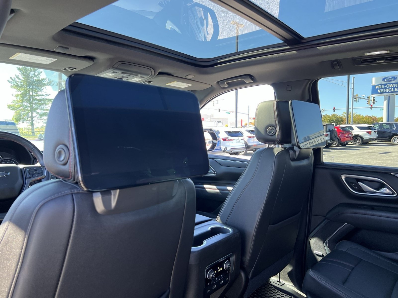 Used 2021 Chevrolet Tahoe RST w/ Luxury Package AWD/4WD image 27