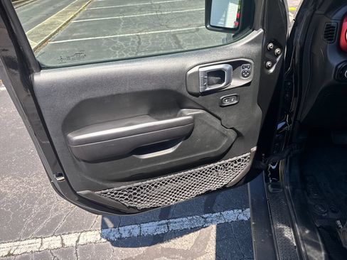Used 2021 Jeep Wrangler Unlimited Rubicon AWD/4WD image 27