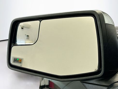 Used 2023 Chevrolet Silverado 1500 LT AWD/4WD image 16