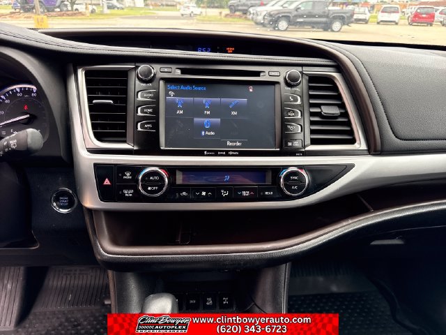 Used 2018 Toyota Highlander XLE w/ Protection Package #3 AWD/4WD image 19