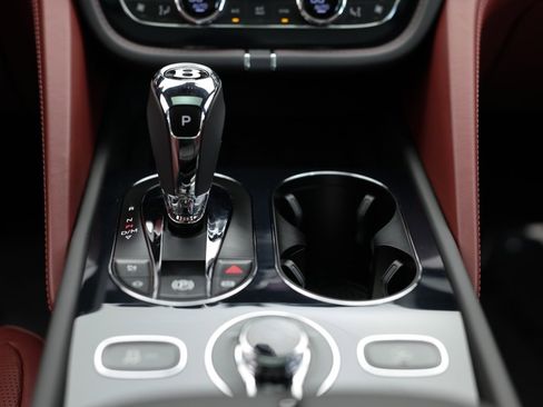 New 2024 Bentley Bentayga image 23