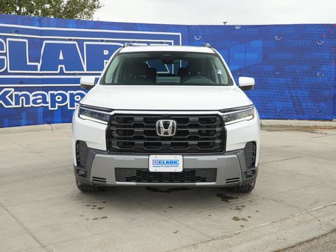 New 2026 Honda Pilot image 2