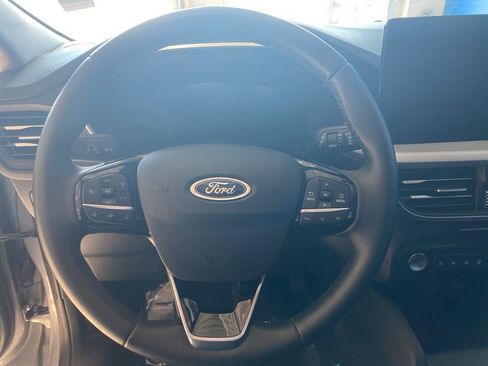 Used 2024 Ford Escape Platinum image 8