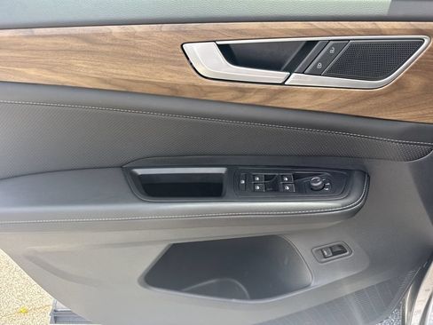 Used 2025 Volkswagen Atlas SE w/ Panoramic Sunroof Package FWD image 10