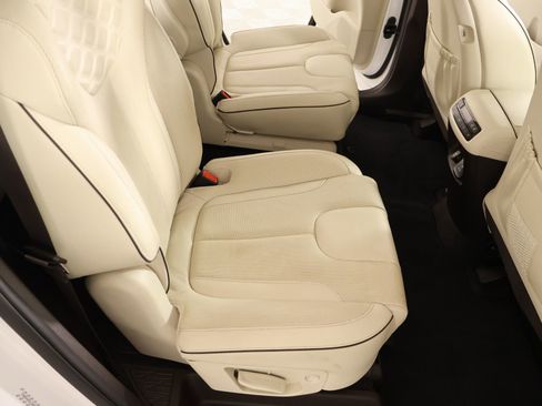 Used 2020 Hyundai Palisade Limited image 16