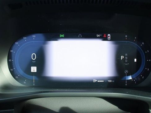 Used 2025 Volvo XC40 B5 Plus image 28