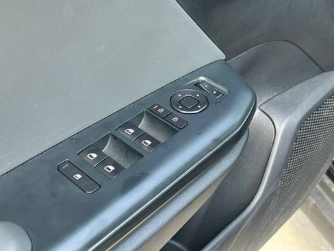 Used 2025 Kia K4 FWD image 21