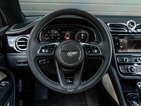 Certified 2026 Bentley Bentayga Speed AWD/4WD image 31