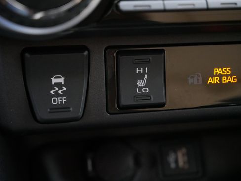 Certified 2025 Toyota RAV4 XLE Premium image 29