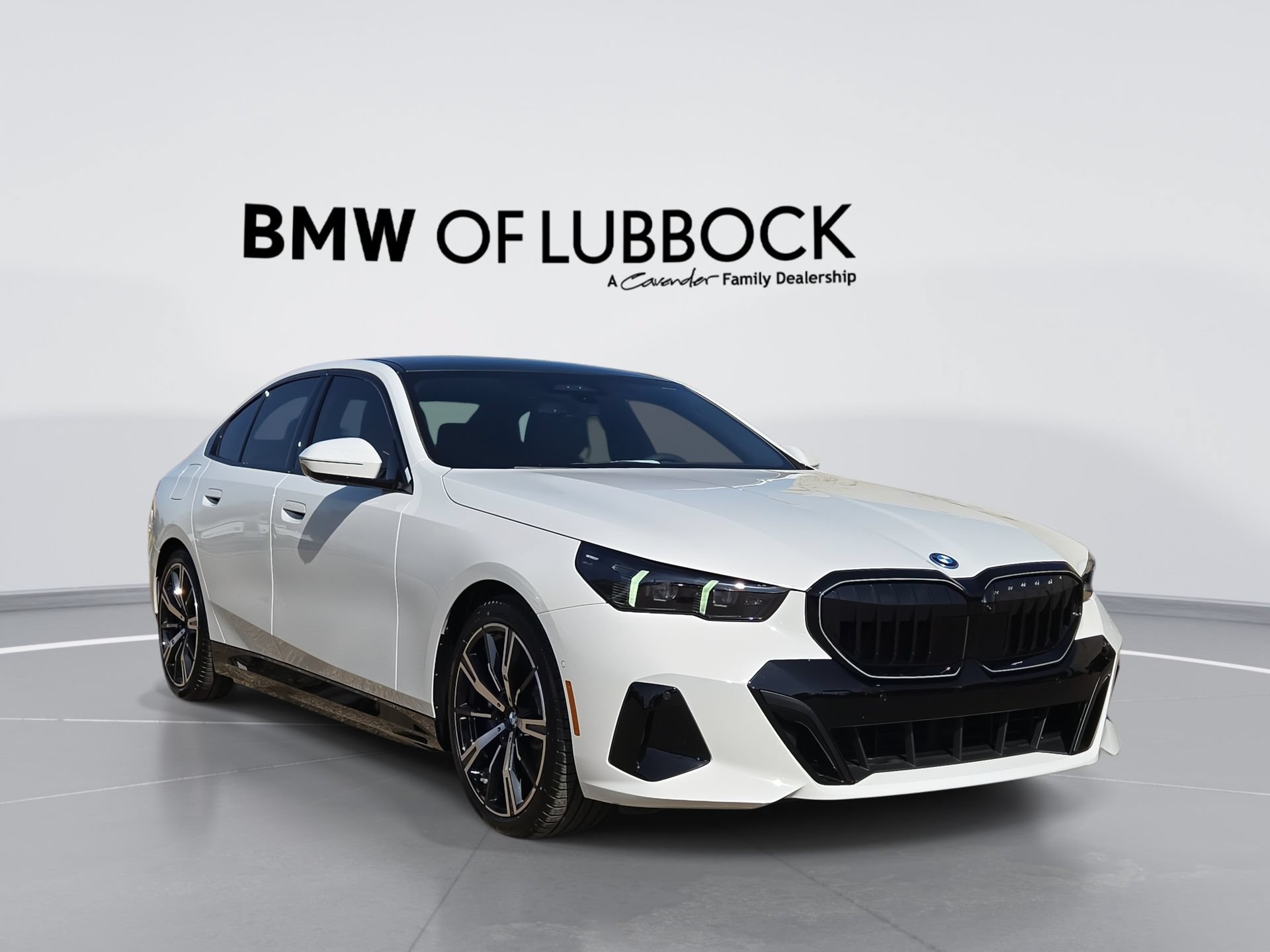 New 2027 BMW 550e xDrive AWD/4WD image 1