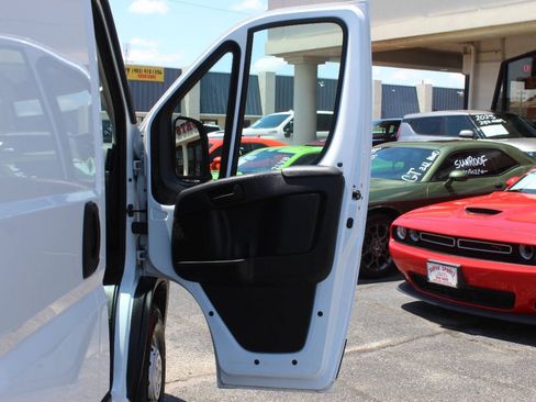 Used 2023 RAM ProMaster 2500 FWD image 11