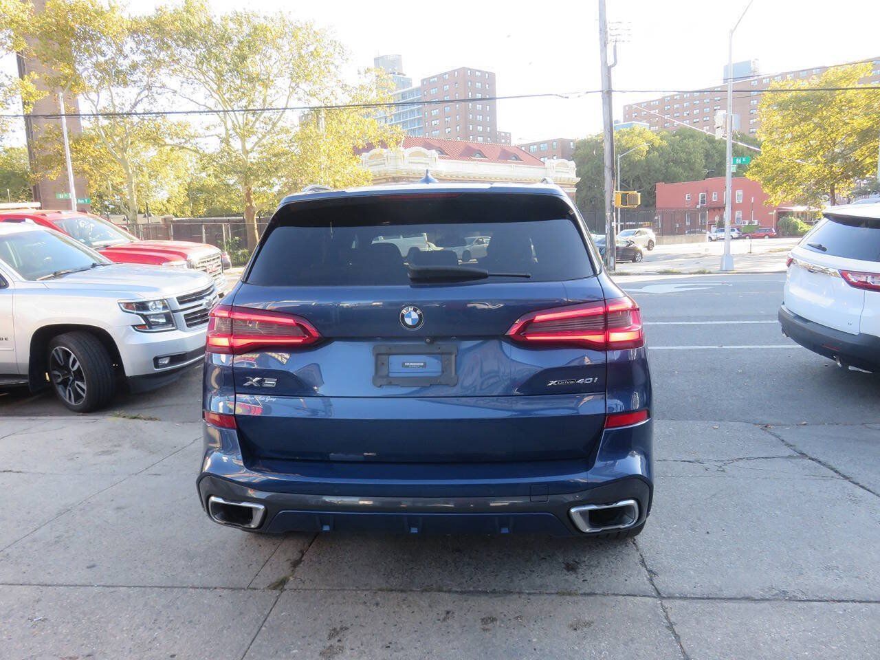 Used 2019 BMW X5 xDrive40i w/ M Sport Package AWD/4WD image 9