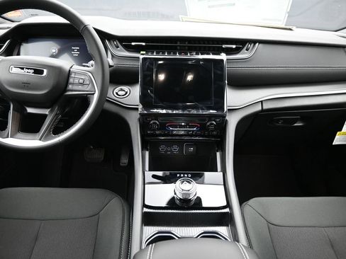 New 2026 Jeep Grand Cherokee L Laredo w/ MOPAR Finishing Package AWD/4WD image 12