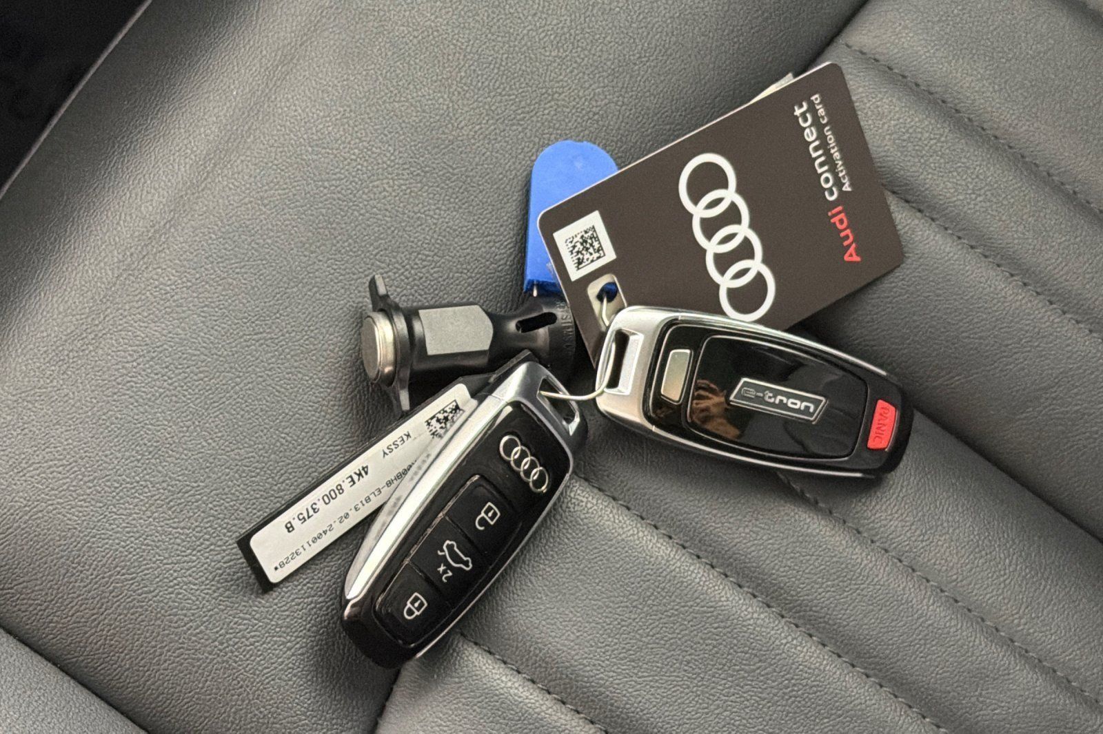 Used 2024 Audi Q8 e-tron Premium AWD/4WD image 25