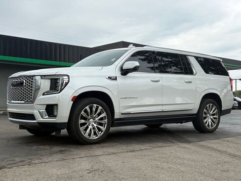 Used 2022 GMC Yukon XL Denali AWD/4WD image 7