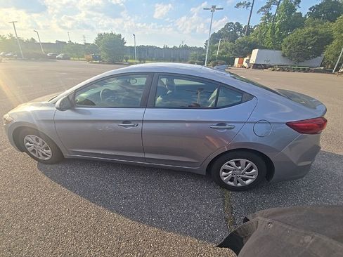 Used 2017 Hyundai Elantra SE FWD image 8