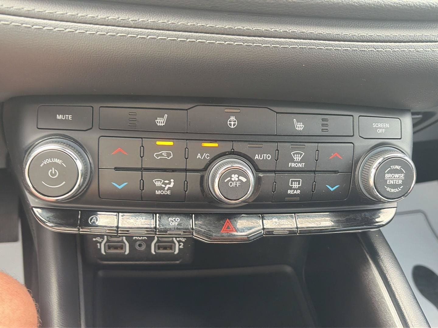 Used 2024 Dodge Durango SXT AWD/4WD image 22