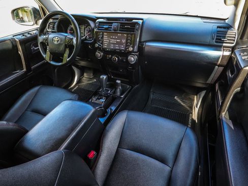 Used 2020 Toyota 4Runner Venture w/ Moonroof Package AWD/4WD image 34