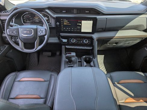 Used 2023 GMC Sierra 1500 AT4 w/ AT4 Premium Package AWD/4WD image 9