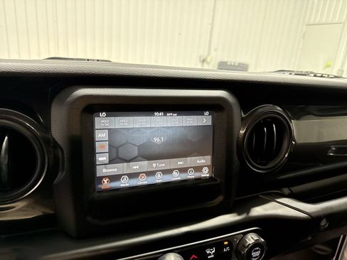 Used 2021 Jeep Wrangler Unlimited Sport AWD/4WD image 13